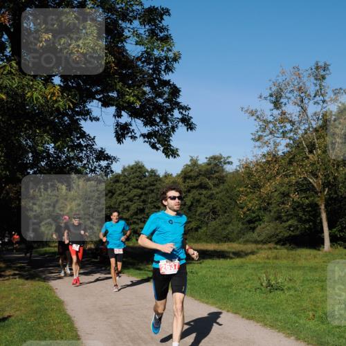 28.09.2025 - 33. Volkslauf durch das schöne Alstertal Fabian Wolf http://msf.ph/oto/8978559 28.09.2025 10:23:58 Laufen 2636, 2637 meine-sportfotos.de