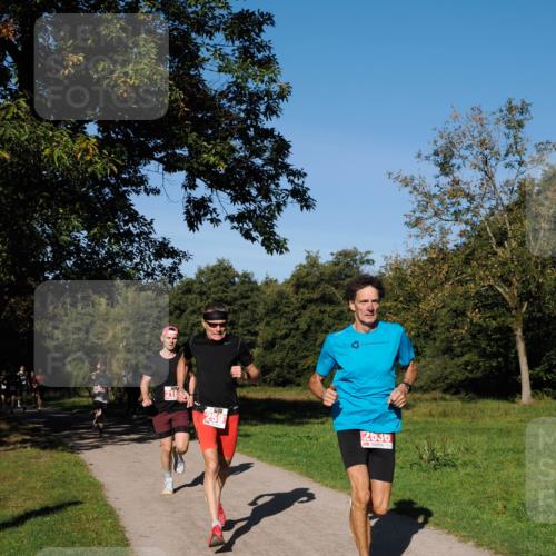 28.09.2025 - 33. Volkslauf durch das schöne Alstertal Fabian Wolf http://msf.ph/oto/8978565 28.09.2025 10:24:00 Laufen 2591, 22636 meine-sportfotos.de