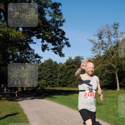 28.09.2025 - 33. Volkslauf durch das schöne Alstertal Fabian Wolf http://msf.ph/oto/8978586 28.09.2025 10:24:04 Laufen 2114 meine-sportfotos.de