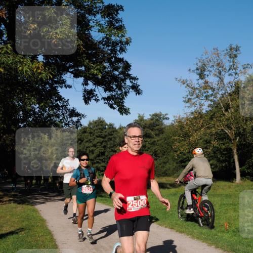 28.09.2025 - 33. Volkslauf durch das schöne Alstertal Fabian Wolf http://msf.ph/oto/8978626 28.09.2025 10:24:14 Laufen 2500 meine-sportfotos.de