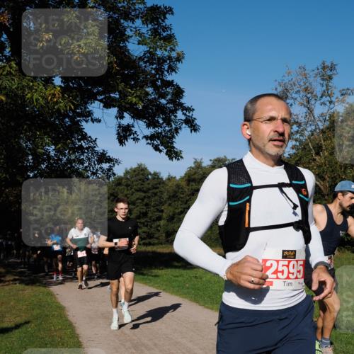 28.09.2025 - 33. Volkslauf durch das schöne Alstertal Fabian Wolf http://msf.ph/oto/8978660 28.09.2025 10:24:28 Laufen 2272, 2595 meine-sportfotos.de