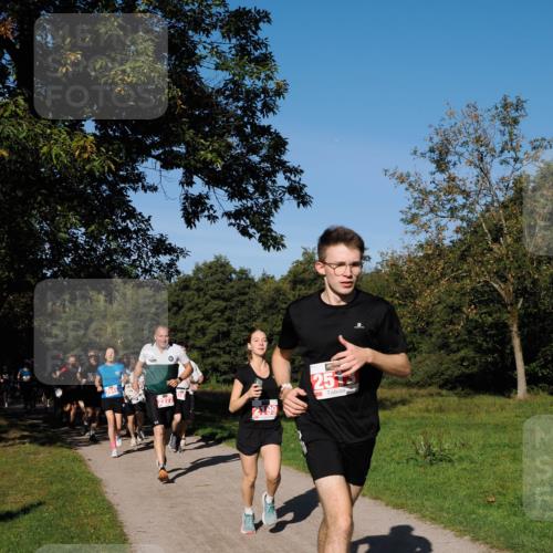 28.09.2025 - 33. Volkslauf durch das schöne Alstertal Fabian Wolf http://msf.ph/oto/8978672 28.09.2025 10:24:30 Laufen 2272, 25 meine-sportfotos.de