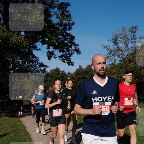 28.09.2025 - 33. Volkslauf durch das schöne Alstertal Fabian Wolf http://msf.ph/oto/8978705 28.09.2025 10:24:36 Laufen 2011, 2248, 66, 2006 meine-sportfotos.de