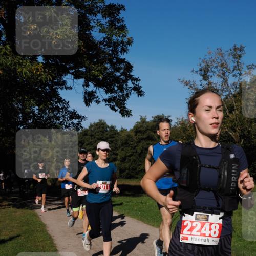28.09.2025 - 33. Volkslauf durch das schöne Alstertal Fabian Wolf http://msf.ph/oto/8978714 28.09.2025 10:24:37 Laufen 2271, 2041, 245, 2011, 2248 meine-sportfotos.de