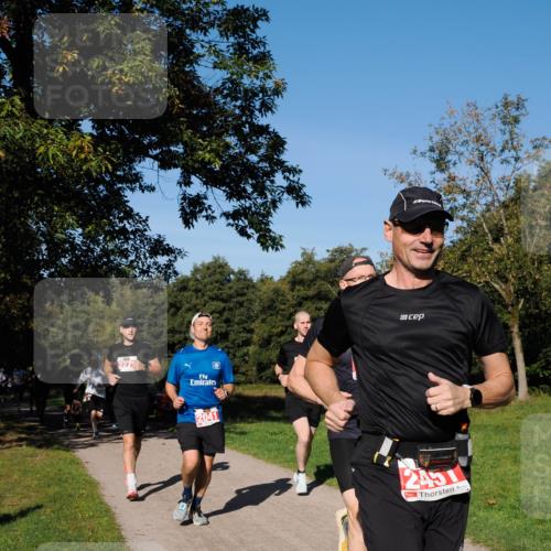 28.09.2025 - 33. Volkslauf durch das schöne Alstertal Fabian Wolf http://msf.ph/oto/8978731 28.09.2025 10:24:39 Laufen 227, 2041, 245 meine-sportfotos.de