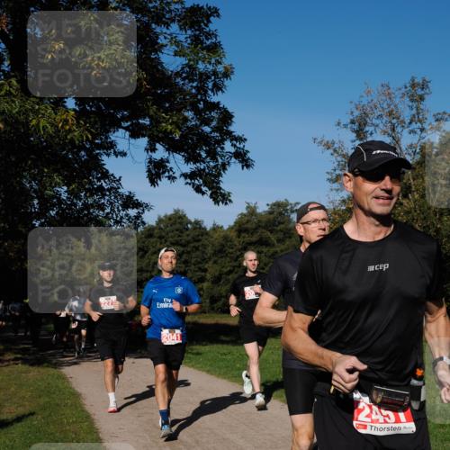 28.09.2025 - 33. Volkslauf durch das schöne Alstertal Fabian Wolf http://msf.ph/oto/8978732 28.09.2025 10:24:39 Laufen 227, 2041, 245, 6 meine-sportfotos.de