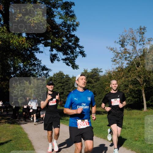 28.09.2025 - 33. Volkslauf durch das schöne Alstertal Fabian Wolf http://msf.ph/oto/8978741 28.09.2025 10:24:40 Laufen 2271, 2041, 2062 meine-sportfotos.de