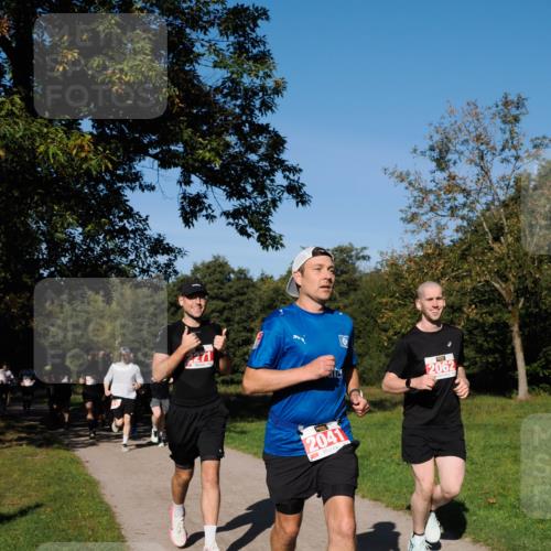 28.09.2025 - 33. Volkslauf durch das schöne Alstertal Fabian Wolf http://msf.ph/oto/8978742 28.09.2025 10:24:40 Laufen 2041, 2062 meine-sportfotos.de