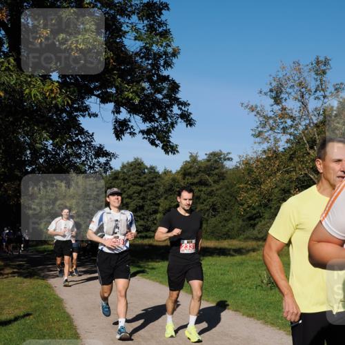 28.09.2025 - 33. Volkslauf durch das schöne Alstertal Fabian Wolf http://msf.ph/oto/8978770 28.09.2025 10:24:47 Laufen 2331 meine-sportfotos.de