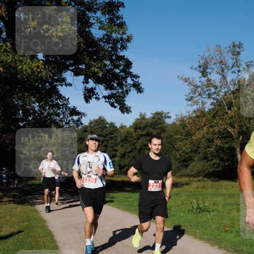 28.09.2025 - 33. Volkslauf durch das schöne Alstertal Fabian Wolf http://msf.ph/oto/8978771 28.09.2025 10:24:48 Laufen 2339, 2331, 4 meine-sportfotos.de