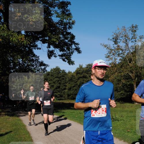 28.09.2025 - 33. Volkslauf durch das schöne Alstertal Fabian Wolf http://msf.ph/oto/8978819 28.09.2025 10:24:59 Laufen 2502, 2555, 2362, 1 meine-sportfotos.de