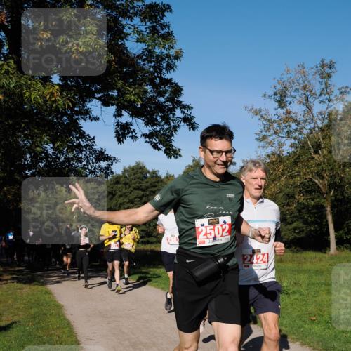 28.09.2025 - 33. Volkslauf durch das schöne Alstertal Fabian Wolf http://msf.ph/oto/8978842 28.09.2025 10:25:02 Laufen 2581, 2502, 2424 meine-sportfotos.de