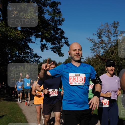28.09.2025 - 33. Volkslauf durch das schöne Alstertal Fabian Wolf http://msf.ph/oto/8978910 28.09.2025 10:25:11 Laufen 2207, 2999, 2025, 2380, 379 meine-sportfotos.de