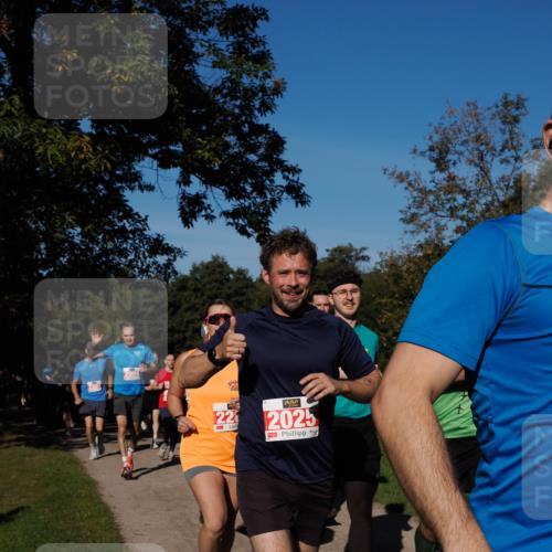 28.09.2025 - 33. Volkslauf durch das schöne Alstertal Fabian Wolf http://msf.ph/oto/8978914 28.09.2025 10:25:12 Laufen 2999, 13, 22, 2025 meine-sportfotos.de