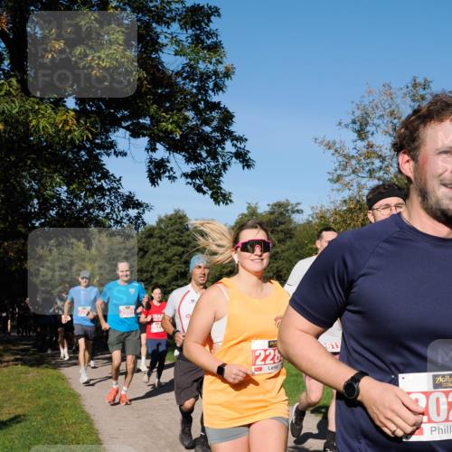 28.09.2025 - 33. Volkslauf durch das schöne Alstertal Fabian Wolf http://msf.ph/oto/8978917 28.09.2025 10:25:12 Laufen 2999, 228, 619, 202 meine-sportfotos.de
