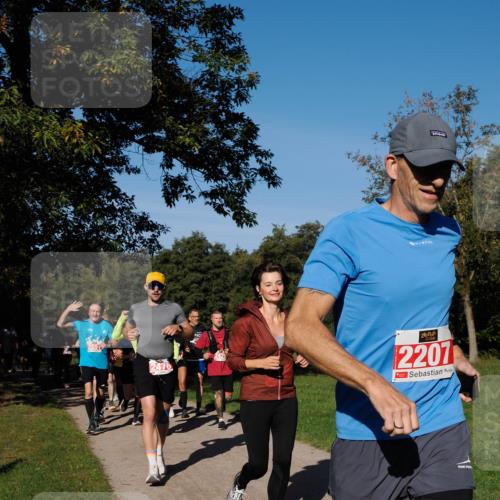 28.09.2025 - 33. Volkslauf durch das schöne Alstertal Fabian Wolf http://msf.ph/oto/8978940 28.09.2025 10:25:16 Laufen 2476, 2207, 2030 meine-sportfotos.de