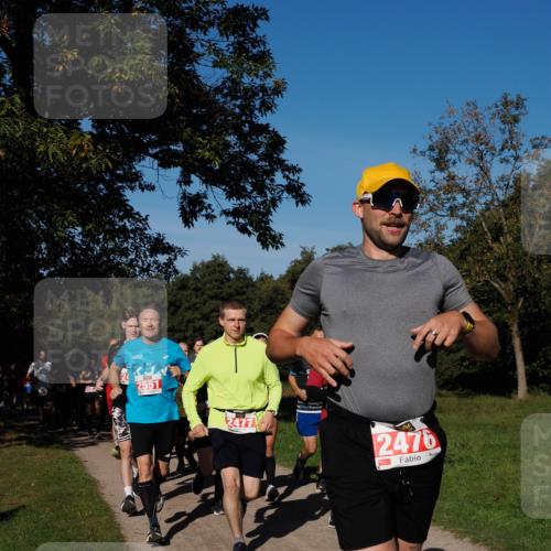 28.09.2025 - 33. Volkslauf durch das schöne Alstertal Fabian Wolf http://msf.ph/oto/8978954 28.09.2025 10:25:17 Laufen 2551, 2477, 2476 meine-sportfotos.de