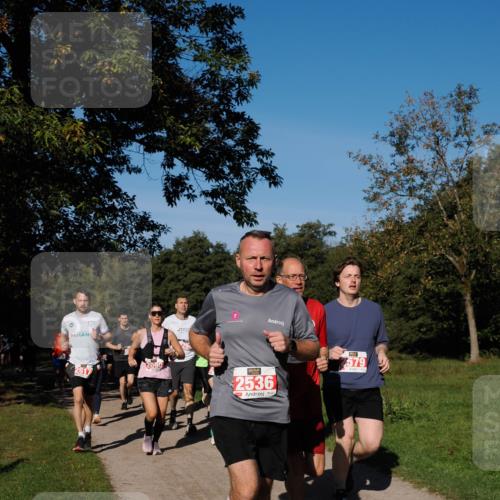28.09.2025 - 33. Volkslauf durch das schöne Alstertal Fabian Wolf http://msf.ph/oto/8978971 28.09.2025 10:25:20 Laufen 2617, 2090, 2536, 2579 meine-sportfotos.de