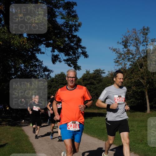 28.09.2025 - 33. Volkslauf durch das schöne Alstertal Fabian Wolf http://msf.ph/oto/8978987 28.09.2025 10:25:25 Laufen 228, 162, 2318, 2509 meine-sportfotos.de