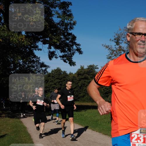 28.09.2025 - 33. Volkslauf durch das schöne Alstertal Fabian Wolf http://msf.ph/oto/8978994 28.09.2025 10:25:26 Laufen 2288, 2162, 231 meine-sportfotos.de