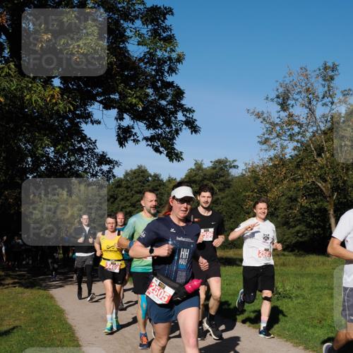 28.09.2025 - 33. Volkslauf durch das schöne Alstertal Fabian Wolf http://msf.ph/oto/8979015 28.09.2025 10:25:33 Laufen 2596, 2469, 2505, 2582 meine-sportfotos.de
