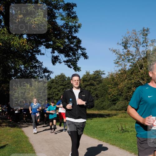 28.09.2025 - 33. Volkslauf durch das schöne Alstertal Fabian Wolf http://msf.ph/oto/8979039 28.09.2025 10:25:36 Laufen 1850 meine-sportfotos.de