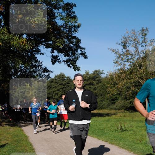 28.09.2025 - 33. Volkslauf durch das schöne Alstertal Fabian Wolf http://msf.ph/oto/8979040 28.09.2025 10:25:36 Laufen 1850, 211 meine-sportfotos.de