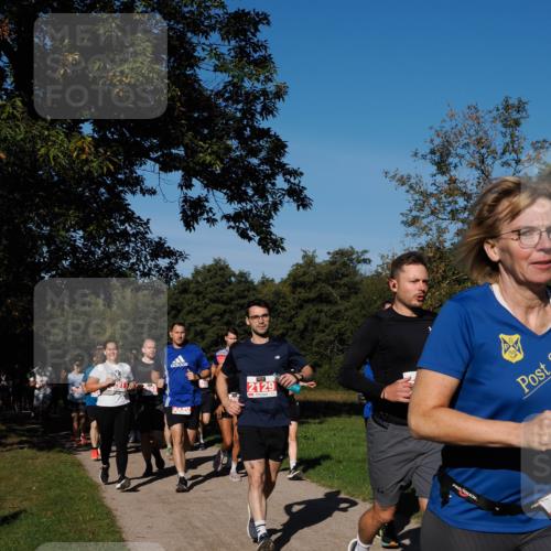 28.09.2025 - 33. Volkslauf durch das schöne Alstertal Fabian Wolf http://msf.ph/oto/8979063 28.09.2025 10:25:40 Laufen 2129 meine-sportfotos.de