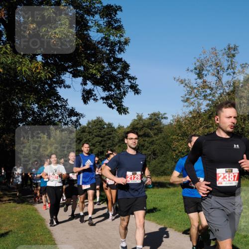 28.09.2025 - 33. Volkslauf durch das schöne Alstertal Fabian Wolf http://msf.ph/oto/8979066 28.09.2025 10:25:40 Laufen 2291, 2568, 2129, 2387 meine-sportfotos.de