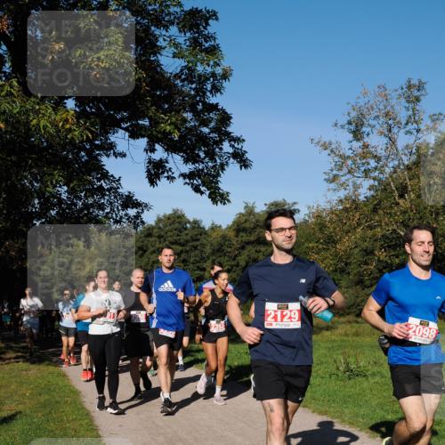 28.09.2025 - 33. Volkslauf durch das schöne Alstertal Fabian Wolf http://msf.ph/oto/8979070 28.09.2025 10:25:41 Laufen 256, 2392, 2129, 2098 meine-sportfotos.de