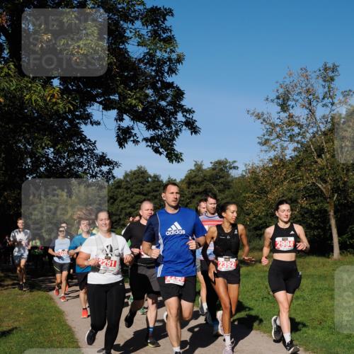 28.09.2025 - 33. Volkslauf durch das schöne Alstertal Fabian Wolf http://msf.ph/oto/8979080 28.09.2025 10:25:42 Laufen 2291, 2392, 2994 meine-sportfotos.de