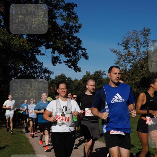 28.09.2025 - 33. Volkslauf durch das schöne Alstertal Fabian Wolf http://msf.ph/oto/8979082 28.09.2025 10:25:43 Laufen 276, 220, 2291, 250, 2392 meine-sportfotos.de
