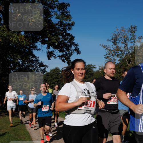 28.09.2025 - 33. Volkslauf durch das schöne Alstertal Fabian Wolf http://msf.ph/oto/8979087 28.09.2025 10:25:43 Laufen 2125, 2285, 91, 2568, 1 meine-sportfotos.de