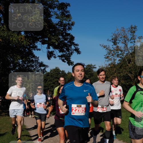 28.09.2025 - 33. Volkslauf durch das schöne Alstertal Fabian Wolf http://msf.ph/oto/8979093 28.09.2025 10:25:44 Laufen 2206, 2285, 2014, 2243 meine-sportfotos.de