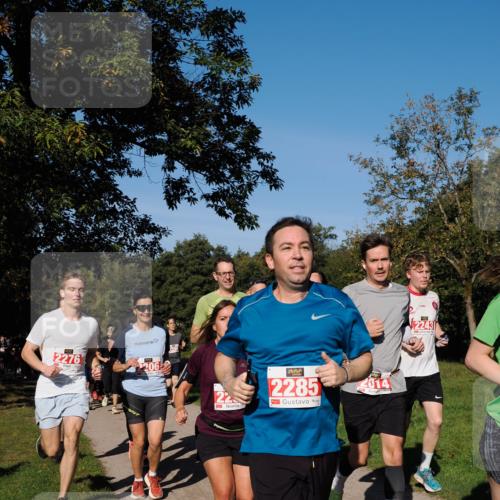 28.09.2025 - 33. Volkslauf durch das schöne Alstertal Fabian Wolf http://msf.ph/oto/8979094 28.09.2025 10:25:44 Laufen 2276, 2206, 22, 2285, 2014, 22431 meine-sportfotos.de