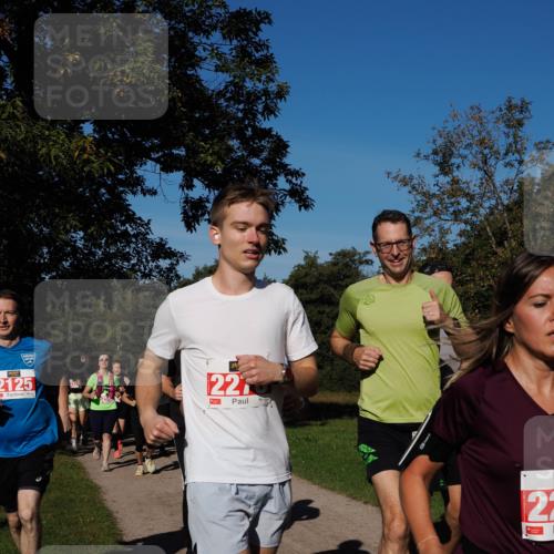 28.09.2025 - 33. Volkslauf durch das schöne Alstertal Fabian Wolf http://msf.ph/oto/8979105 28.09.2025 10:25:46 Laufen 2125, 22, 22 meine-sportfotos.de