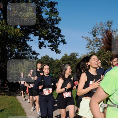 28.09.2025 - 33. Volkslauf durch das schöne Alstertal Fabian Wolf http://msf.ph/oto/8979114 28.09.2025 10:25:50 Laufen 2181, 2416, 2367 meine-sportfotos.de