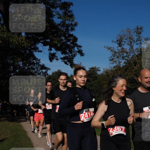 28.09.2025 - 33. Volkslauf durch das schöne Alstertal Fabian Wolf http://msf.ph/oto/8979116 28.09.2025 10:25:51 Laufen 2581, 252, 2, 2416, 2367 meine-sportfotos.de