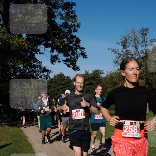 28.09.2025 - 33. Volkslauf durch das schöne Alstertal Fabian Wolf http://msf.ph/oto/8979126 28.09.2025 10:25:53 Laufen 096, 2181, 2150, 2581 meine-sportfotos.de