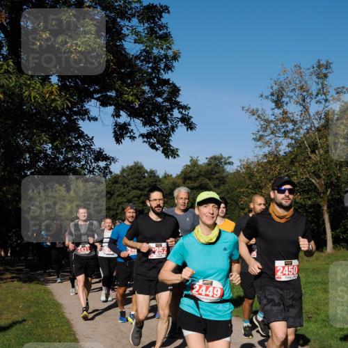 28.09.2025 - 33. Volkslauf durch das schöne Alstertal Fabian Wolf http://msf.ph/oto/8979139 28.09.2025 10:25:55 Laufen 2431, 240, 252, 5, 2449, 2450 meine-sportfotos.de
