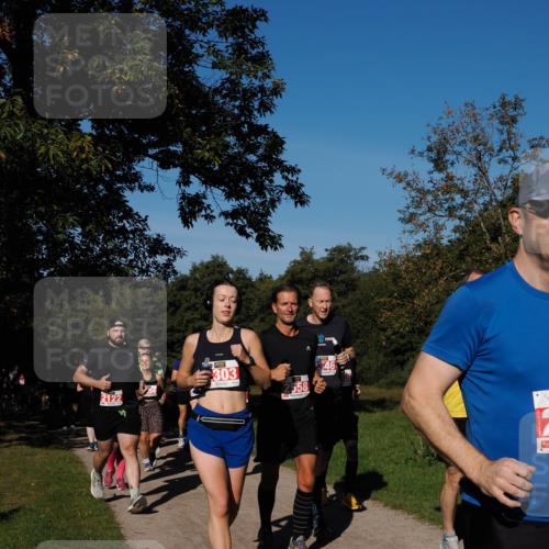 28.09.2025 - 33. Volkslauf durch das schöne Alstertal Fabian Wolf http://msf.ph/oto/8979193 28.09.2025 10:26:03 Laufen 2122, 303, 2558, 346 meine-sportfotos.de