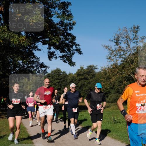 28.09.2025 - 33. Volkslauf durch das schöne Alstertal Fabian Wolf http://msf.ph/oto/8979240 28.09.2025 10:26:11 Laufen 2113, 2401, 2179, 245, 226, 11 meine-sportfotos.de