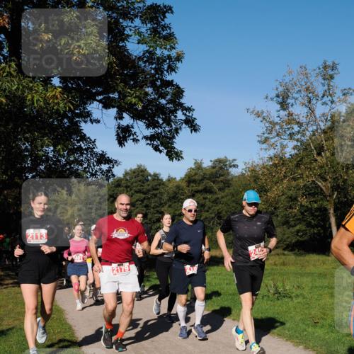 28.09.2025 - 33. Volkslauf durch das schöne Alstertal Fabian Wolf http://msf.ph/oto/8979242 28.09.2025 10:26:11 Laufen 200, 2113, 2401, 2179, 24 meine-sportfotos.de
