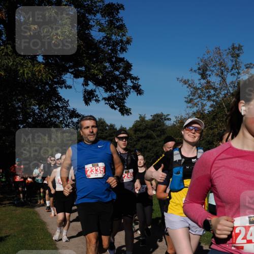 28.09.2025 - 33. Volkslauf durch das schöne Alstertal Fabian Wolf http://msf.ph/oto/8979273 28.09.2025 10:26:15 Laufen 2335, 19, 245, 64, 24 meine-sportfotos.de