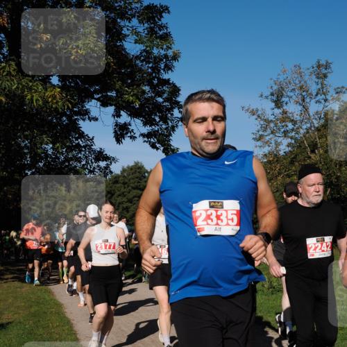 28.09.2025 - 33. Volkslauf durch das schöne Alstertal Fabian Wolf http://msf.ph/oto/8979278 28.09.2025 10:26:15 Laufen 2177, 2335, 2242 meine-sportfotos.de