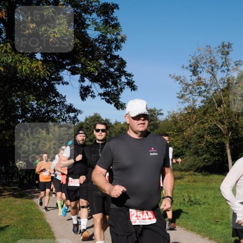 28.09.2025 - 33. Volkslauf durch das schöne Alstertal Fabian Wolf http://msf.ph/oto/8979298 28.09.2025 10:26:17 Laufen 2395, 2544 meine-sportfotos.de