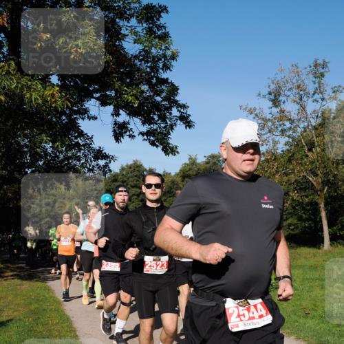 28.09.2025 - 33. Volkslauf durch das schöne Alstertal Fabian Wolf http://msf.ph/oto/8979300 28.09.2025 10:26:18 Laufen 2395, 2523, 2544 meine-sportfotos.de