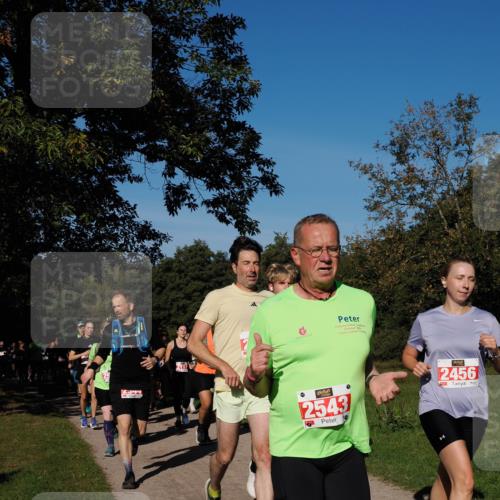 28.09.2025 - 33. Volkslauf durch das schöne Alstertal Fabian Wolf http://msf.ph/oto/8979316 28.09.2025 10:26:24 Laufen 20, 0, 2543, 2456 meine-sportfotos.de