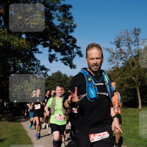 28.09.2025 - 33. Volkslauf durch das schöne Alstertal Fabian Wolf http://msf.ph/oto/8979330 28.09.2025 10:26:26 Laufen 2482, 2545, 117 meine-sportfotos.de