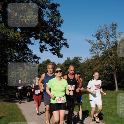 28.09.2025 - 33. Volkslauf durch das schöne Alstertal Fabian Wolf http://msf.ph/oto/8979383 28.09.2025 10:26:34 Laufen 212, 2410, 2121, 2538, 1837 meine-sportfotos.de